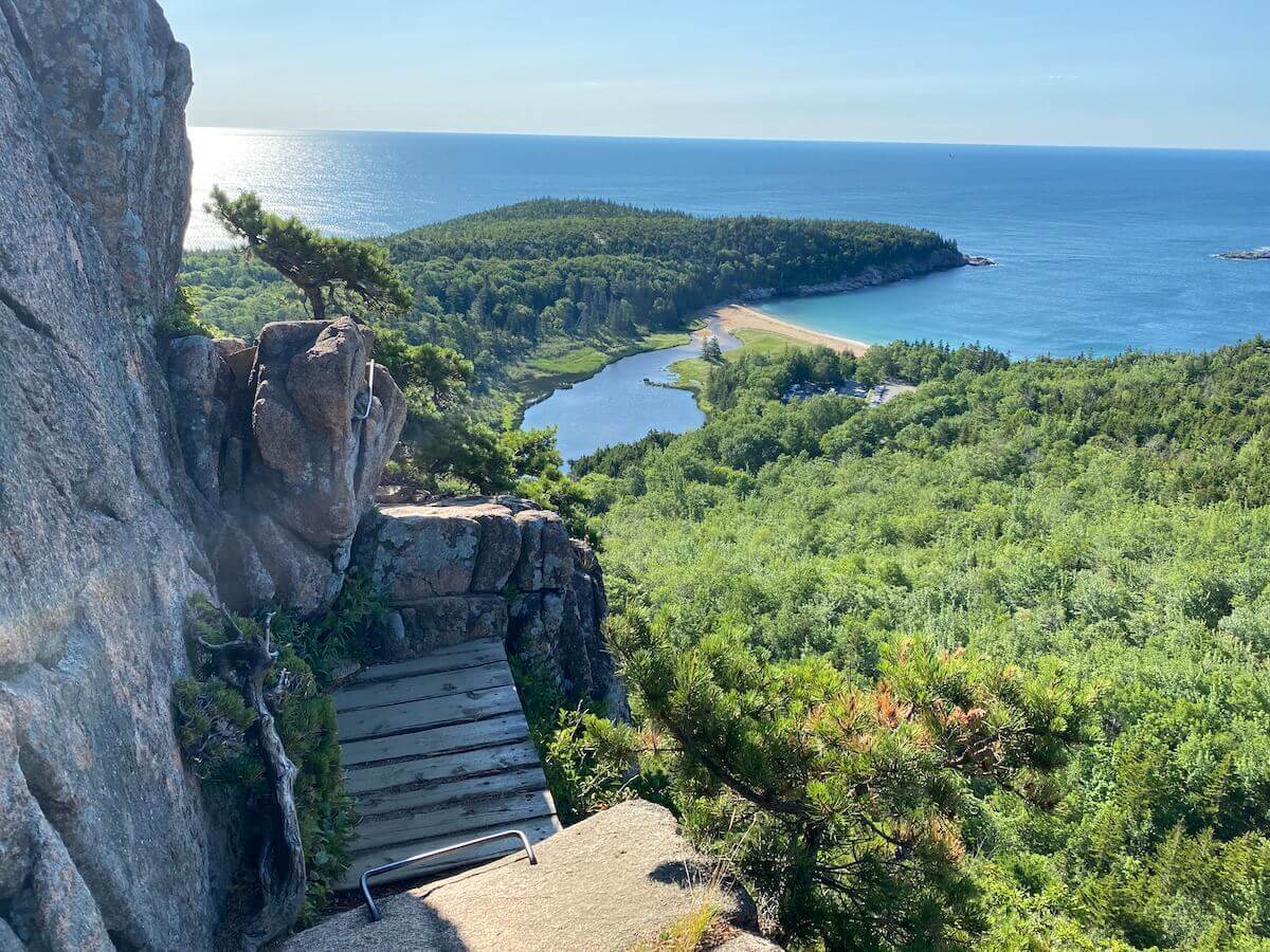 15 New England hiking destinations that you can reach by bus or train cover photo collage