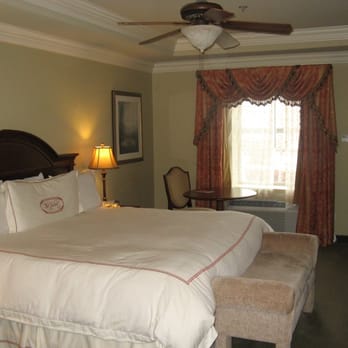 Relaxing Group Getaway in Lafayette, LA cover photo collage