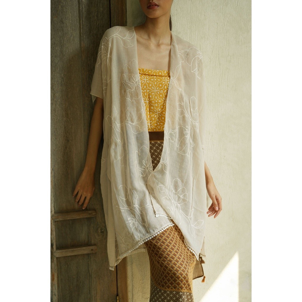 Fashion items terjangkau dengan looks tidak pasaran (Indonesia local brand) cover photo collage