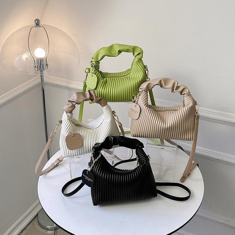 Rekomendasi Tas Selempang / Sling Bag Kecil Wanita Korean Style cover photo collage