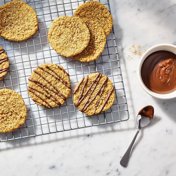 A BEGINNER'S GUIDE TO BAKING 👩🏻‍🍳 if you're new to baking, I'm here to help!! cover photo collage