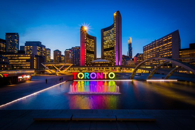 Top things to do in Toronto at night 🌙 cover photo collage