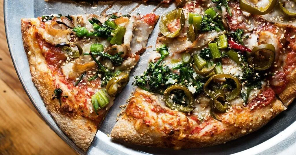 Planning a trip to DC? Don't miss these delicious food spots! cover photo collage