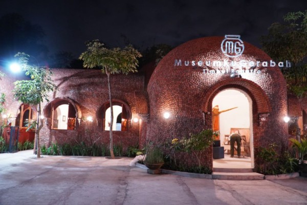 Kasongan Tourism Village: The Pottery Center of Yogyakarta You Shouldn’t Miss cover photo collage