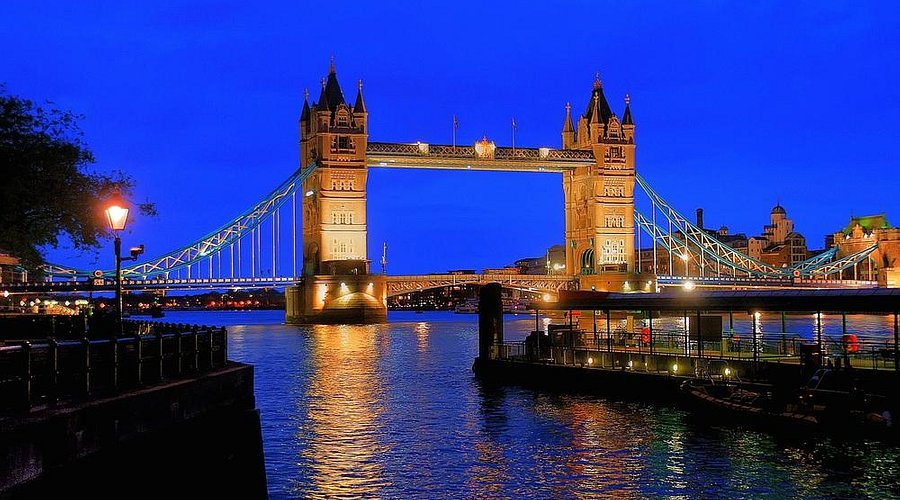 48-Hour London Itinerary - What to Eat, Drink, and See on Your Quick Weekend Trip cover photo collage