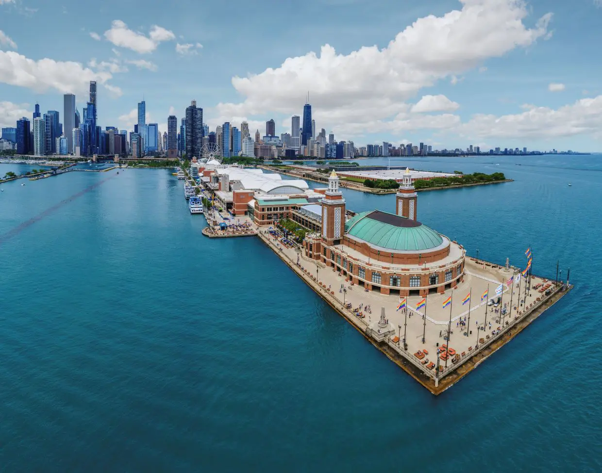 22 Top Chicago Attractions To See | travelsandtreasures.com cover photo collage