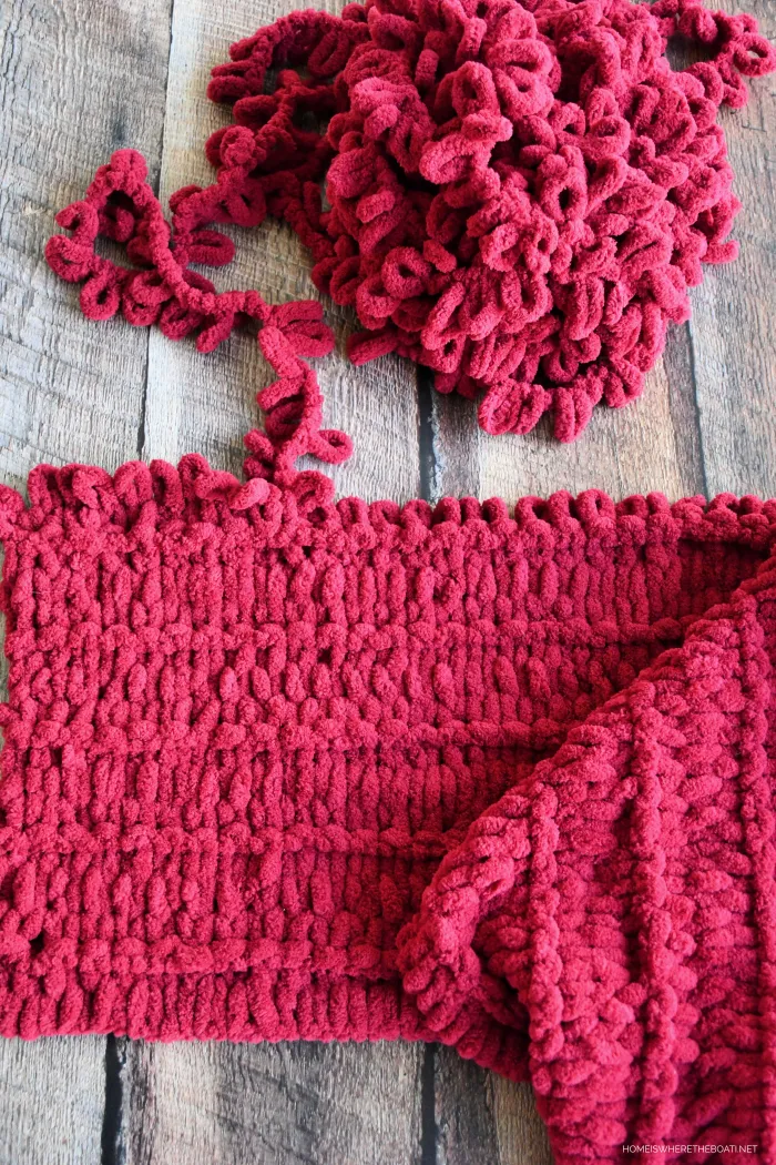 Easy Last Moment Gift - Essentials for Comfy Blanket with Loop Yarn cover photo collage