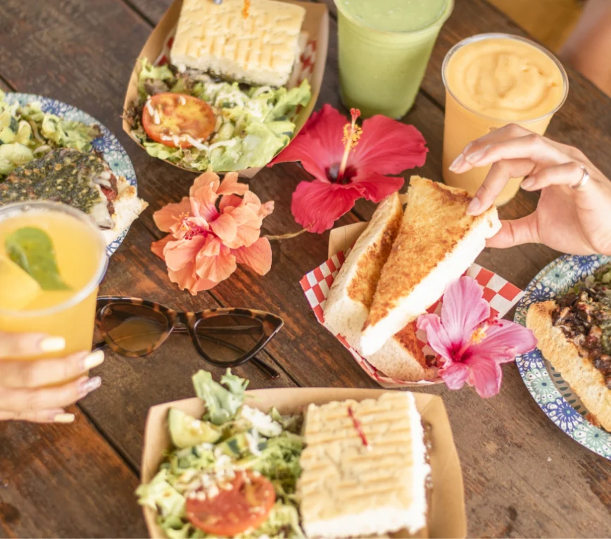 Places to eat on Oahu ☀️🌊 cover photo collage