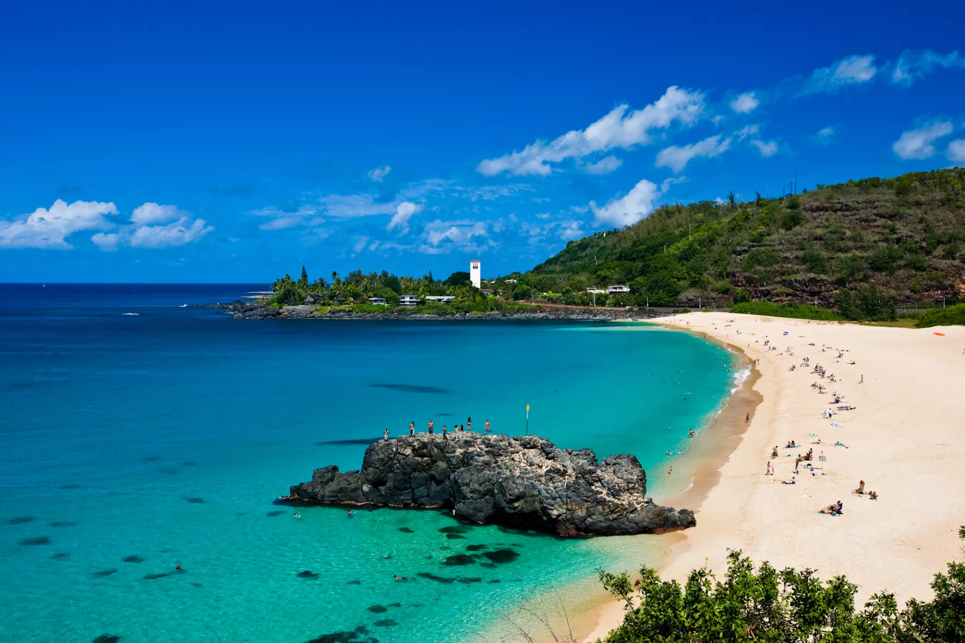 Cute Date Ideas on O’ahu, Hawai'i that are Practically Free cover photo collage