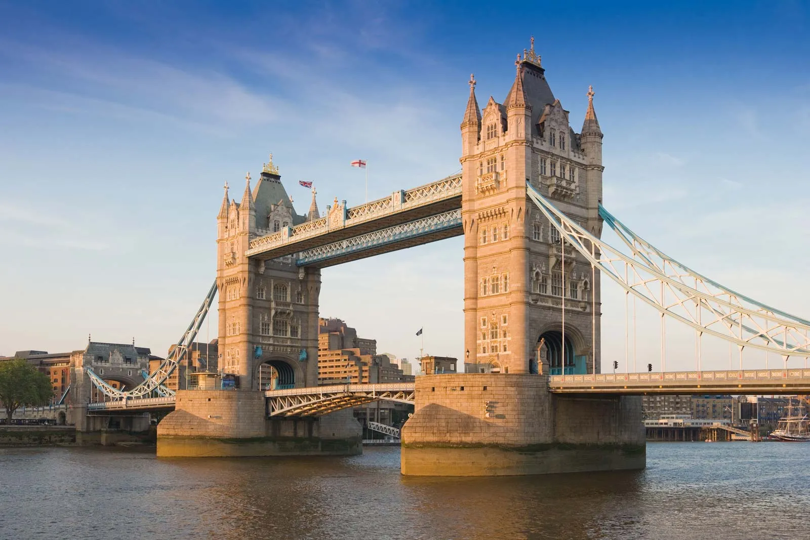 A weekend in London? I got you. cover photo collage