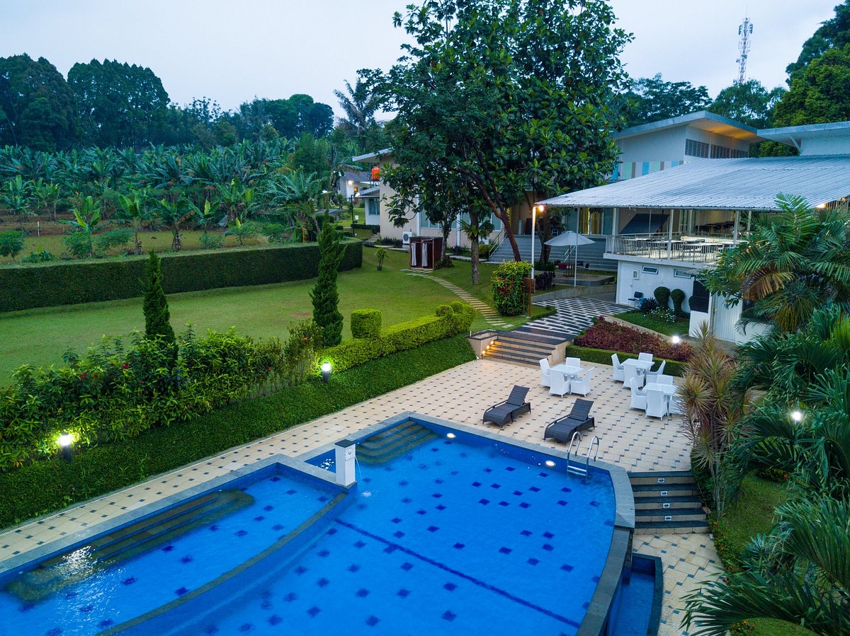 "Top Indonesian Villas Perfect for Your Year-End Getaway" cover photo collage