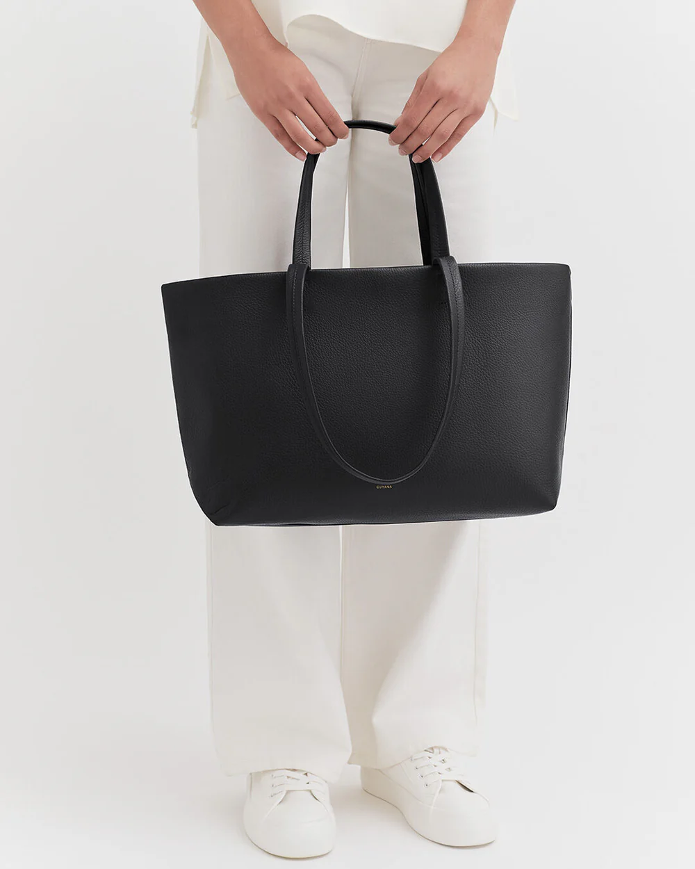 Top Cuyana Totes for Minimalist Fashion Lovers cover photo collage