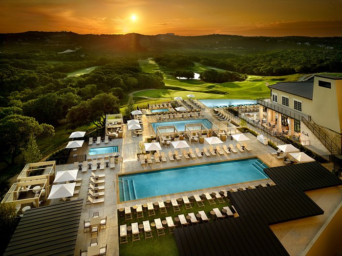 Tee Time Treats: Our Favorite US Golf Resorts cover photo collage