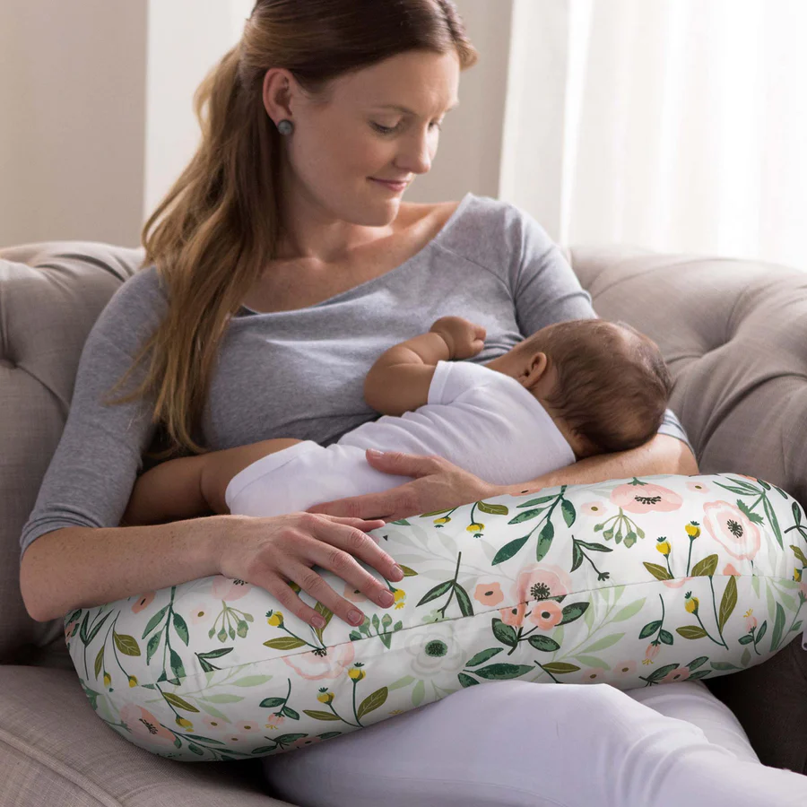 Breastfeeding Items I wish I knew about the FIRST time… cover photo collage