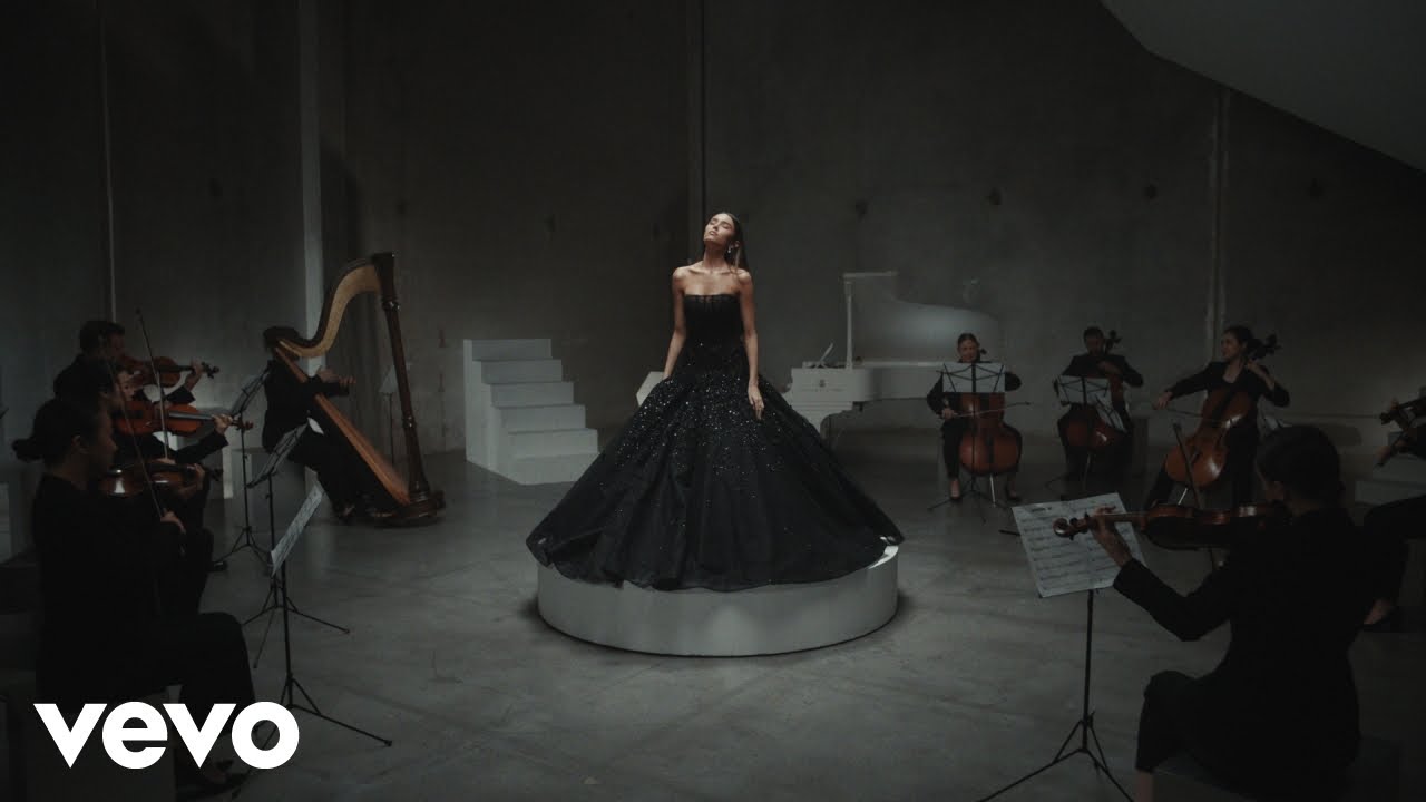 Underrated Female Musicians That Deserve More Recognition cover photo collage