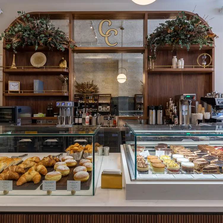 The Best Coffee Shops in Chicago: Where Every Sip is a Star cover photo collage