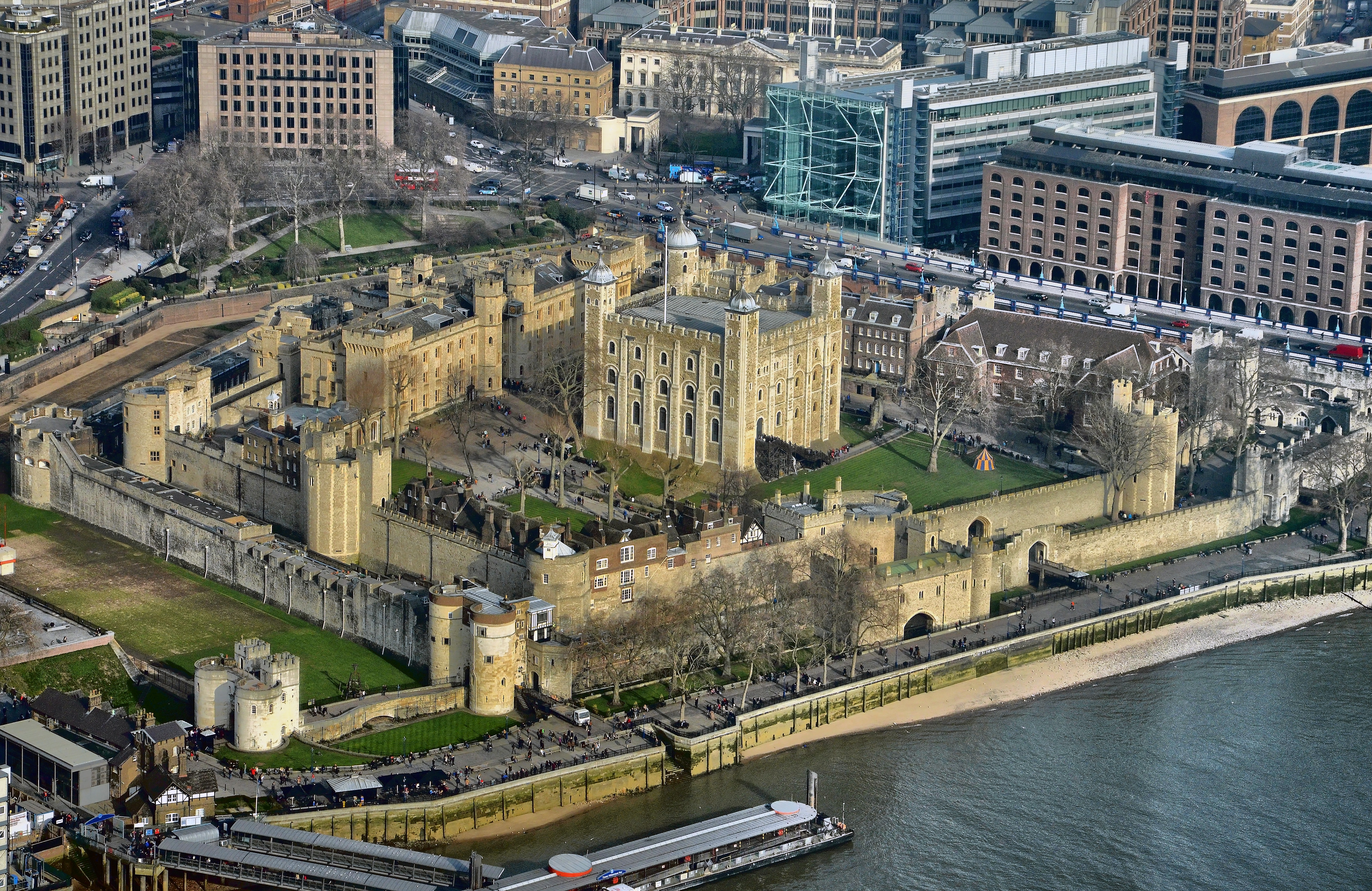 First Time Visit to The UK Guide cover photo collage