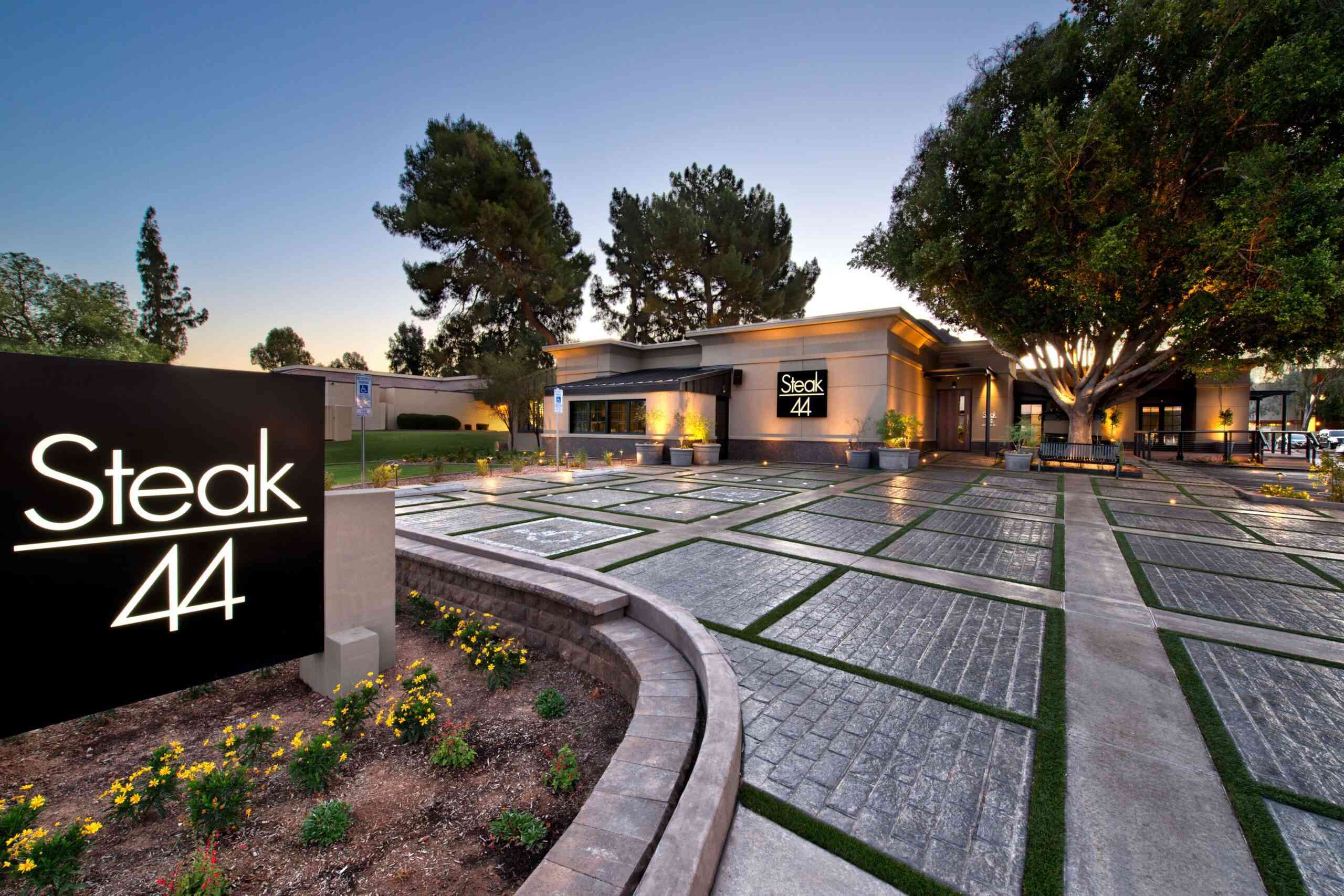 OUR FAVORITE ARIZONA DATE NIGHT SPOTS cover photo collage