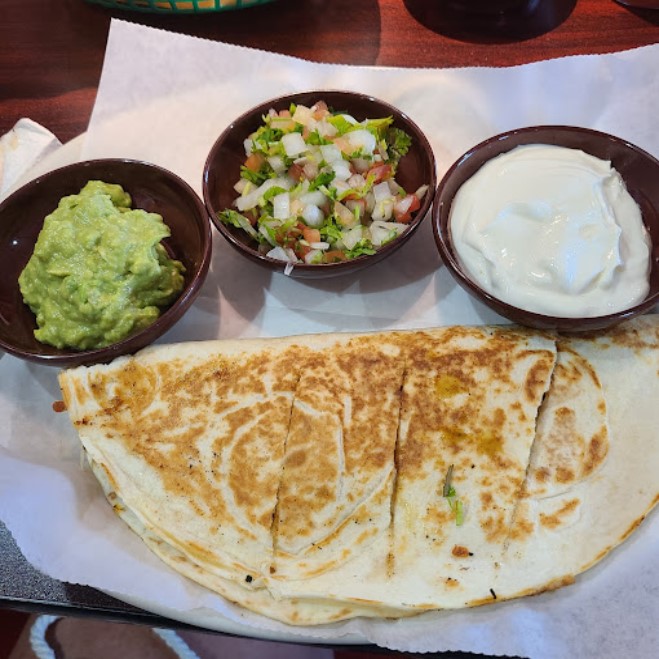 Date night ideas to do in Mississippi cover photo collage