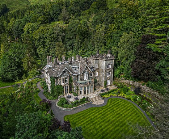 Lake District hotels for holidaymakers and tourists cover photo collage