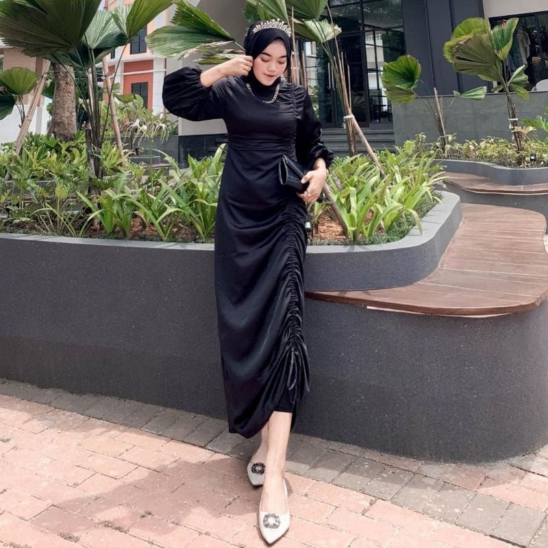 Stylish and Elegant Wedding Outfit Recommendations cover photo collage