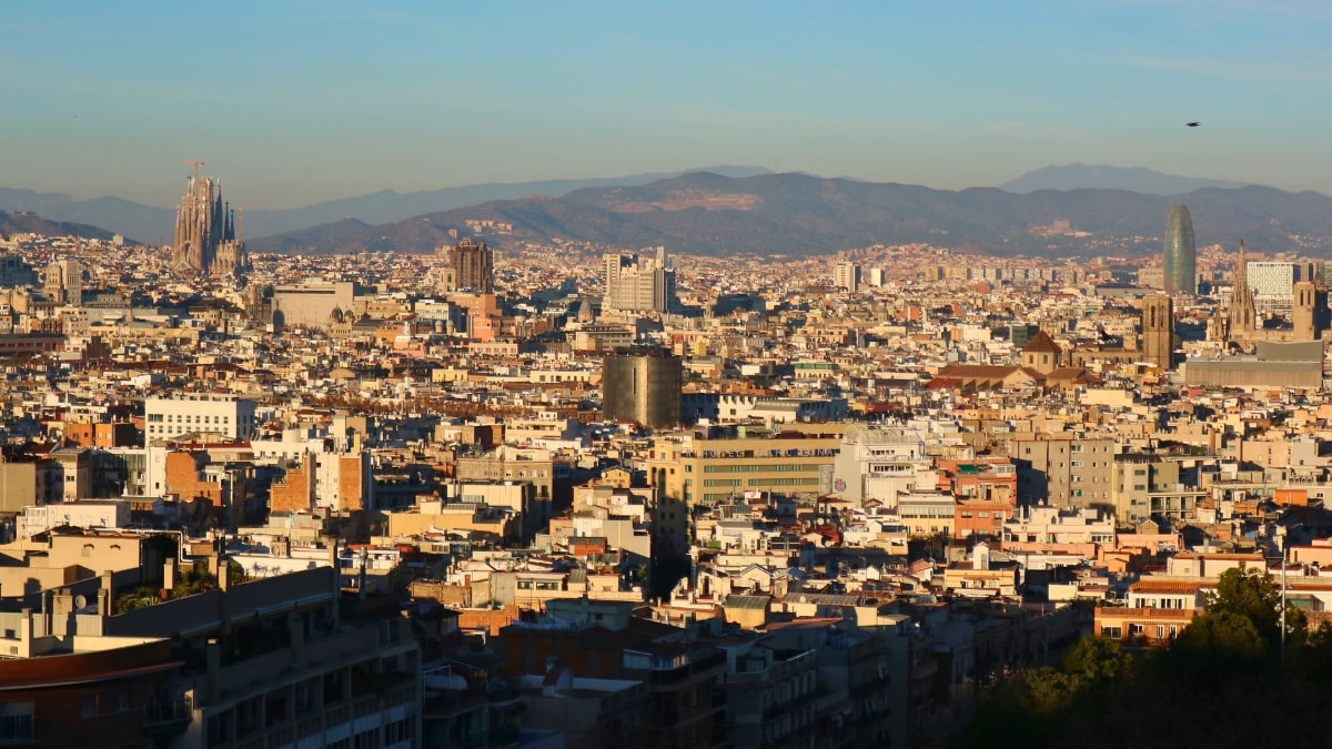 Things to Do in Barcelona in May cover photo collage