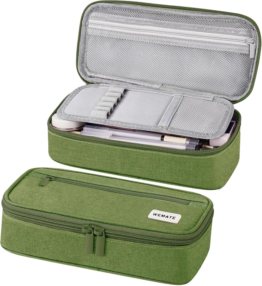 What’s in my Bag: College Essentials🎒 cover photo collage