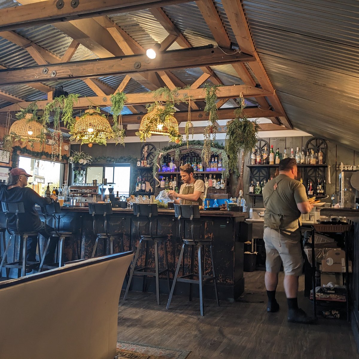 A Wine-Focused Trip to Verde Valley, Arizona cover photo collage