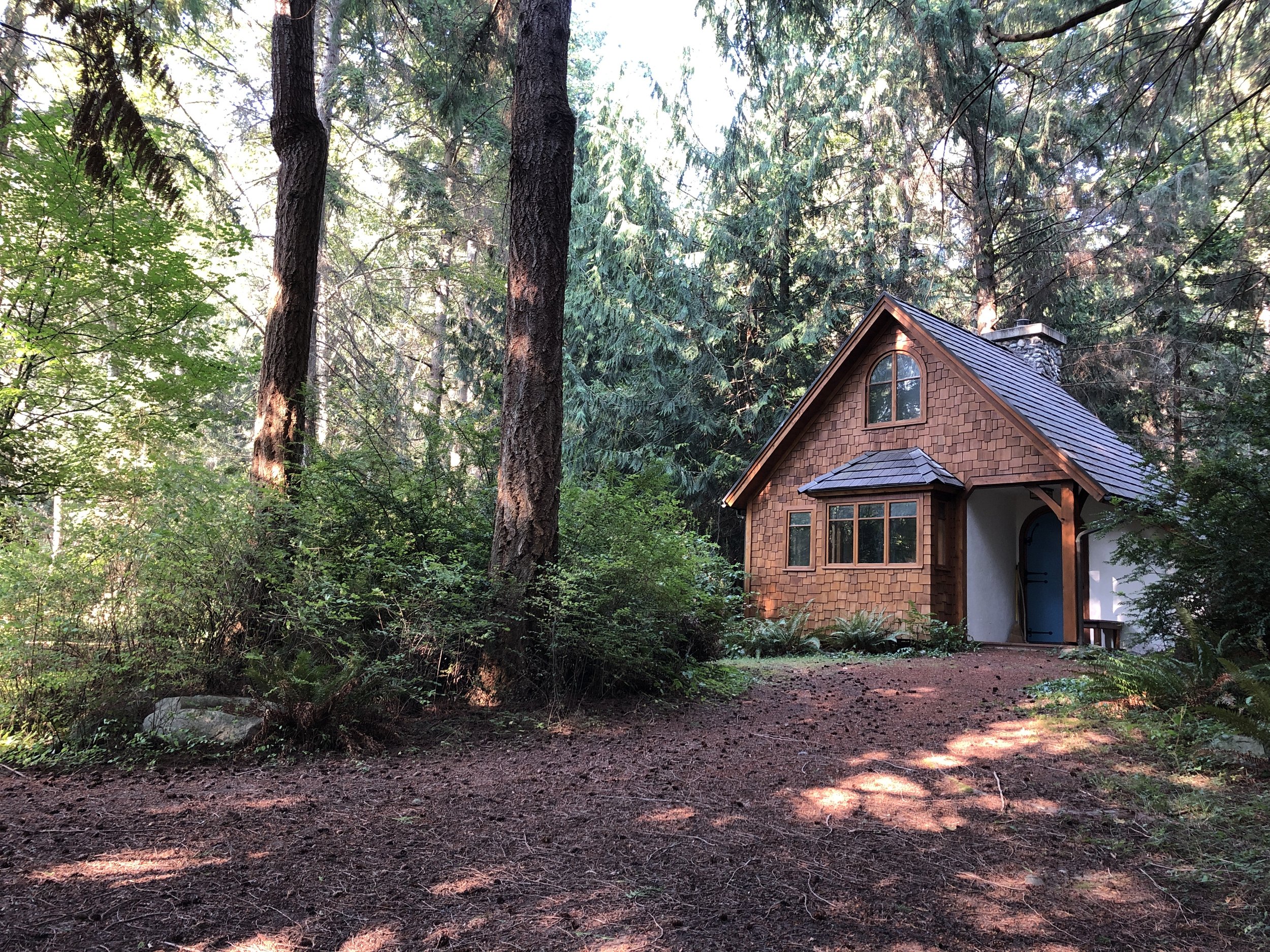 15 Inspiring Writing Retreats in the US cover photo collage