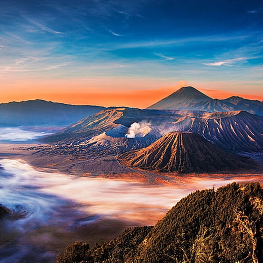 The Natural Charm of the Archipelago: 13 Mountains in Indonesia with Unrivaled Beauty ⛰️🗻🏞️🏔️ cover photo collage