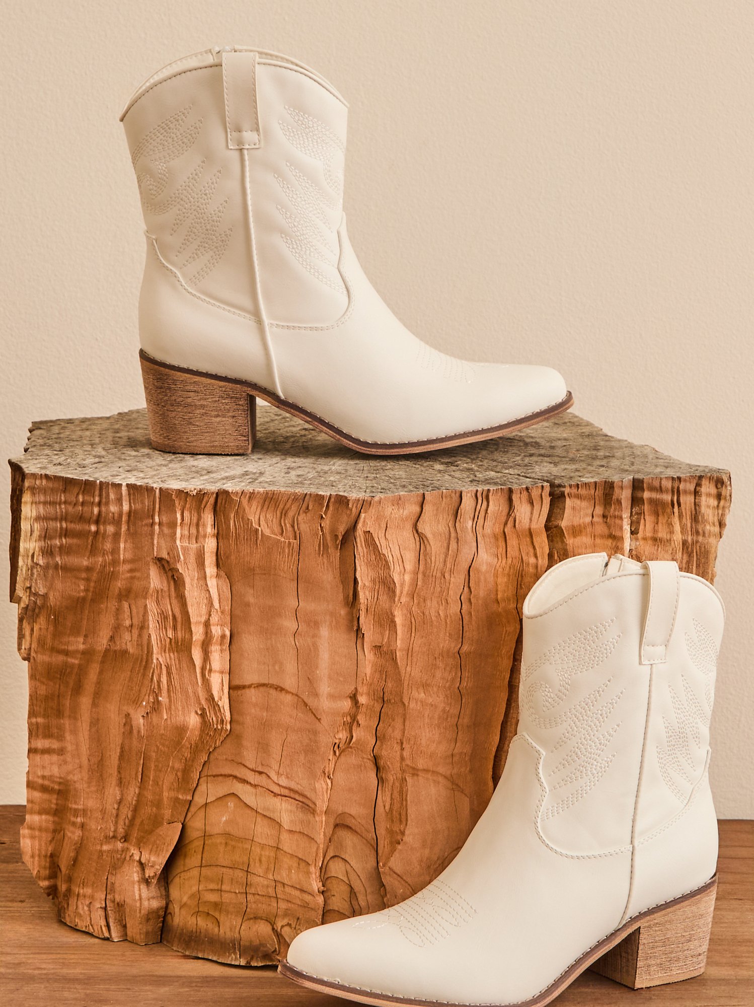 College Game Day Favorites: Outfits Edition cover photo collage