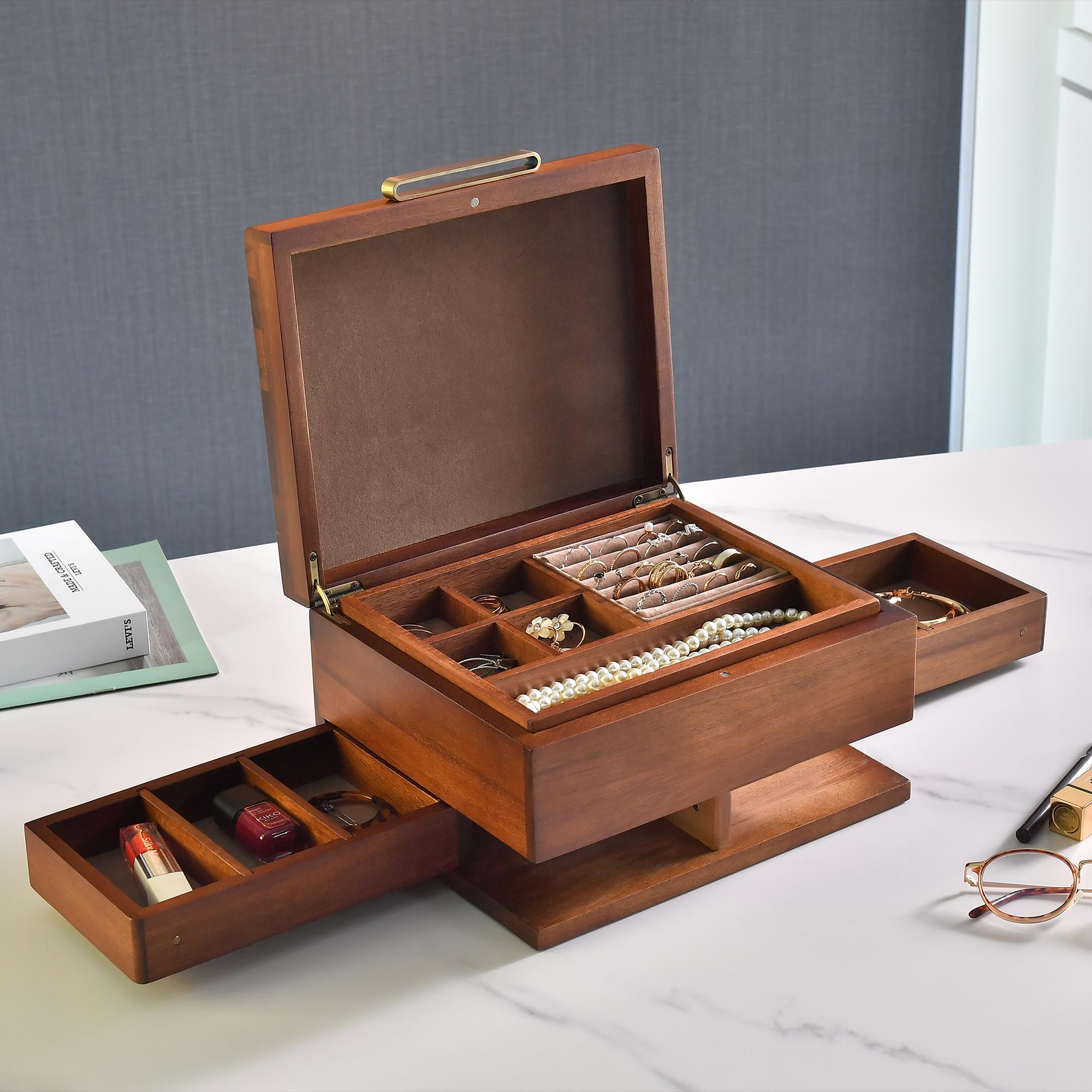 Perfect make-up for the summer and essentials for your dressing table!💄🌷 cover photo collage