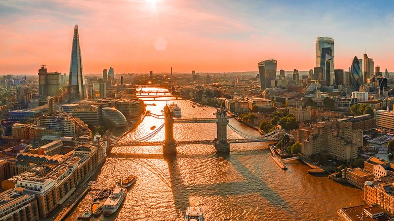 London Travel Guide 🇬🇧 cover photo collage