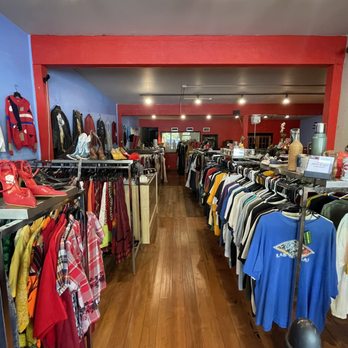 Portland Cool Girl Thrifting Spots - no gatekeeping! 🛍️🛒 cover photo collage