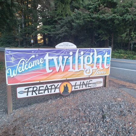 Twilight Roadtrip Itinerary cover photo collage