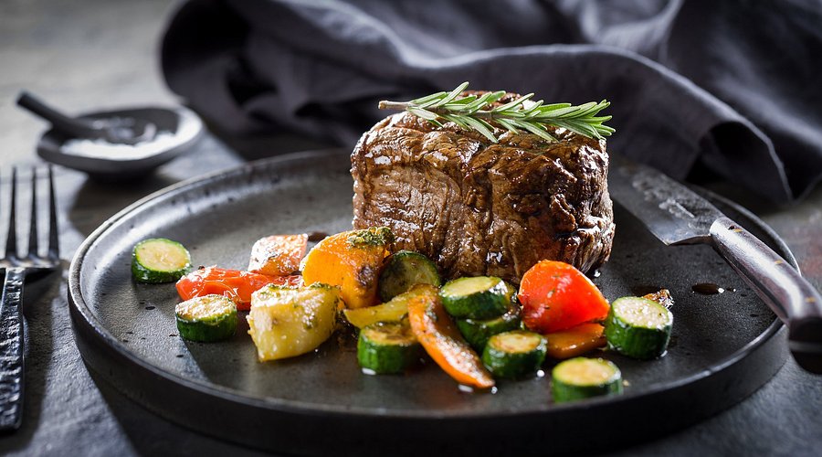 Restaurants to try out in Port Elizabeth🍽️🛎️🇿🇦 cover photo collage