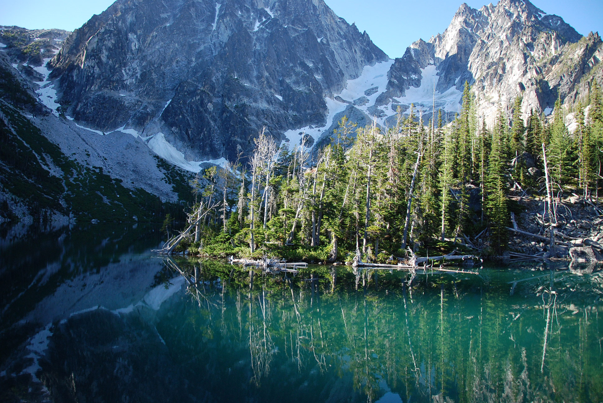 Must-do PNW Hiking trails cover photo collage