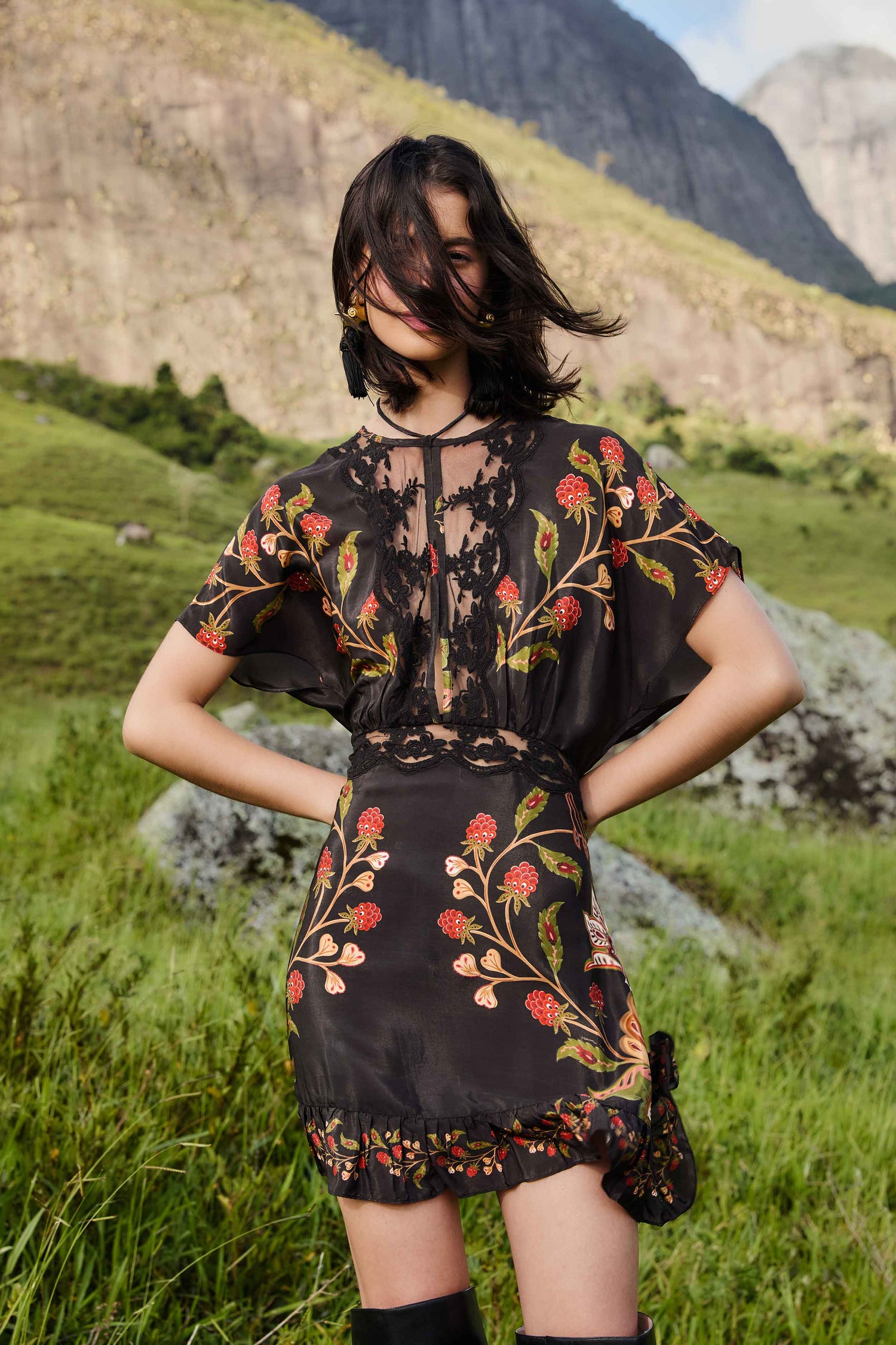 Wardrobe Wonders: Must-Have Fashion Finds