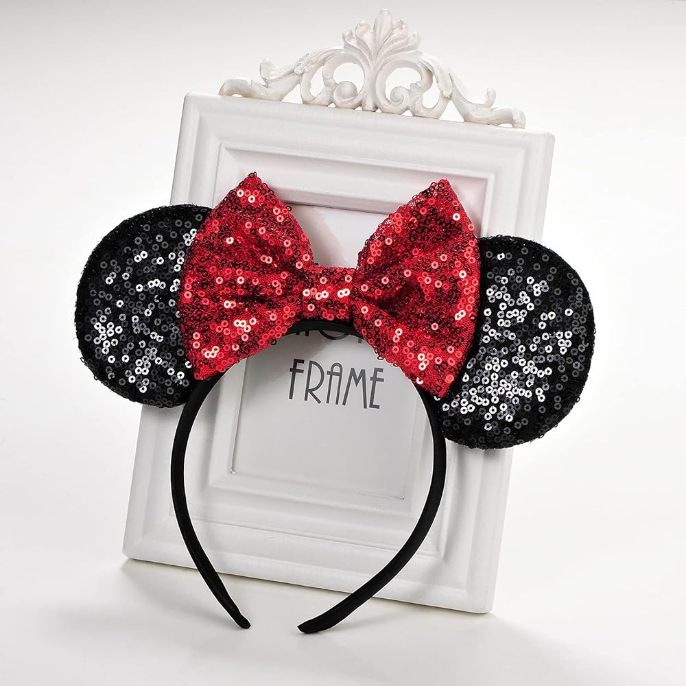 Cute Disney Outfit Ideas cover photo collage