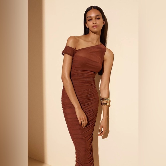 Fall and Winter Wedding Guest Dresses to Impress