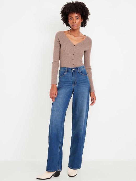 Cutest and comfiest clothes for college students cover photo collage