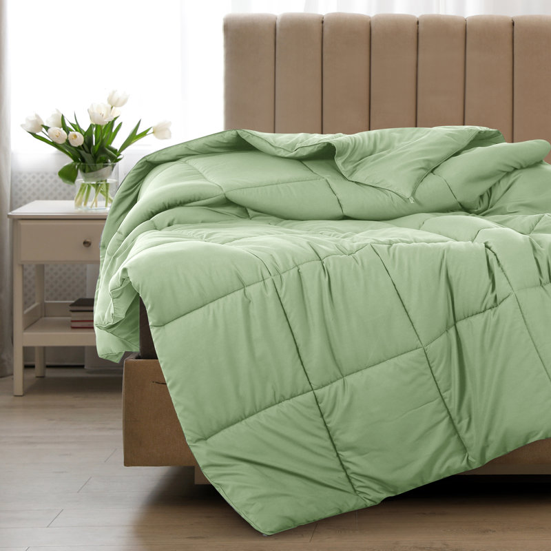 The BEST College Dorm Room Essentials cover photo collage