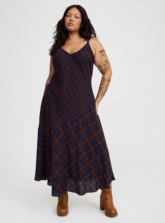 Chic & Cozy: The Best Plus Size Fall Dresses for Curvy Women