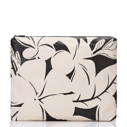 Must have travel essentials for the chic-est traveler cover photo collage
