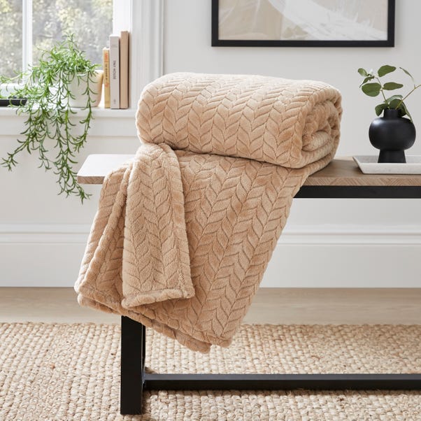 For the Comfiest Uni Bed: Simple Things That Makes Uni Life Cosier cover photo collage