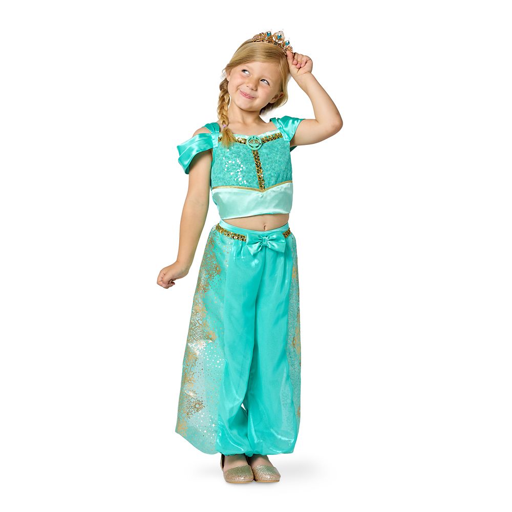 Magical Disney costumes for girls: Top picks for every princess! cover photo collage