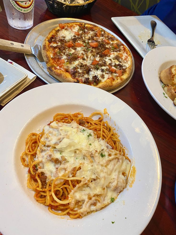 best restaurants in Bristol, TN / VA cover photo collage