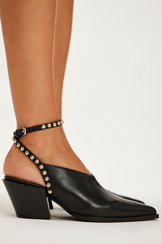 Fall–Winter 2025 Footwear Trends: Must-Have Boots, Sneakers & Statement Shoes cover photo collage