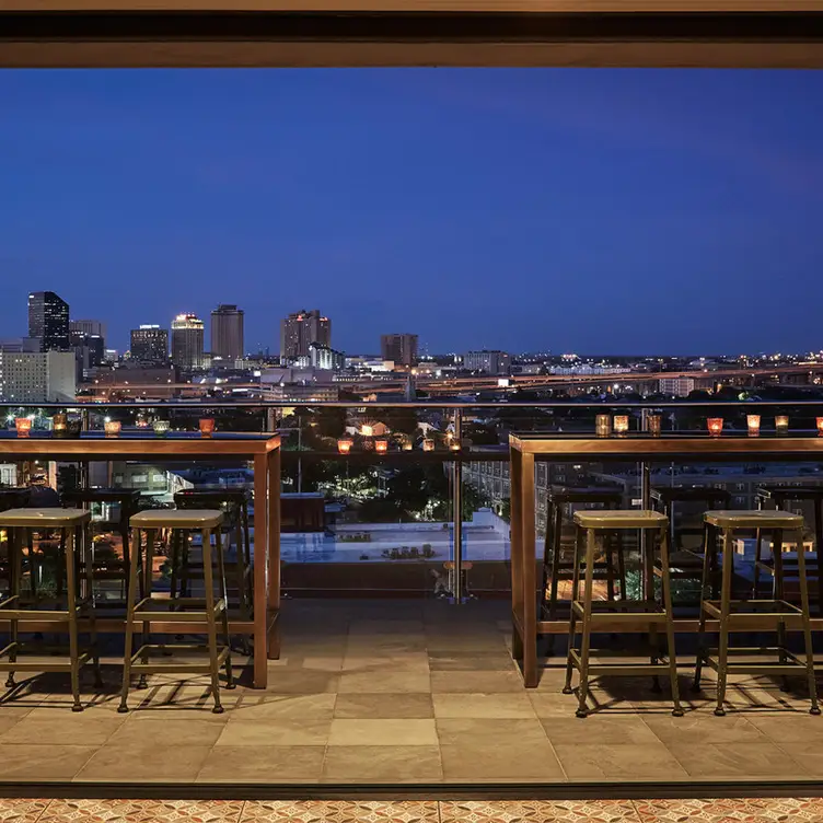 Do NOLA Like a Local: My Favorite Things to do and Food in New Orleans🎷🎭 cover photo collage