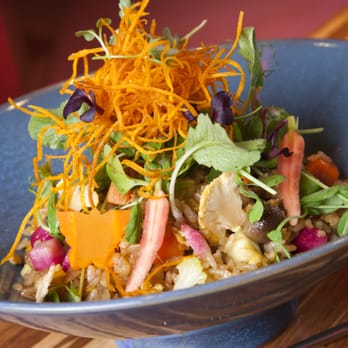 Best Vegan Restaurants in Las Vegas: Plant-Based Eats on and Off the Strip cover photo collage